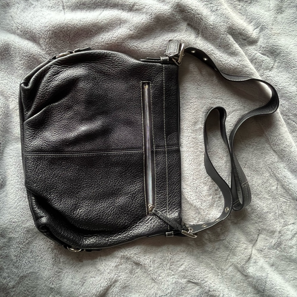 Coach - Picture 2 of 4